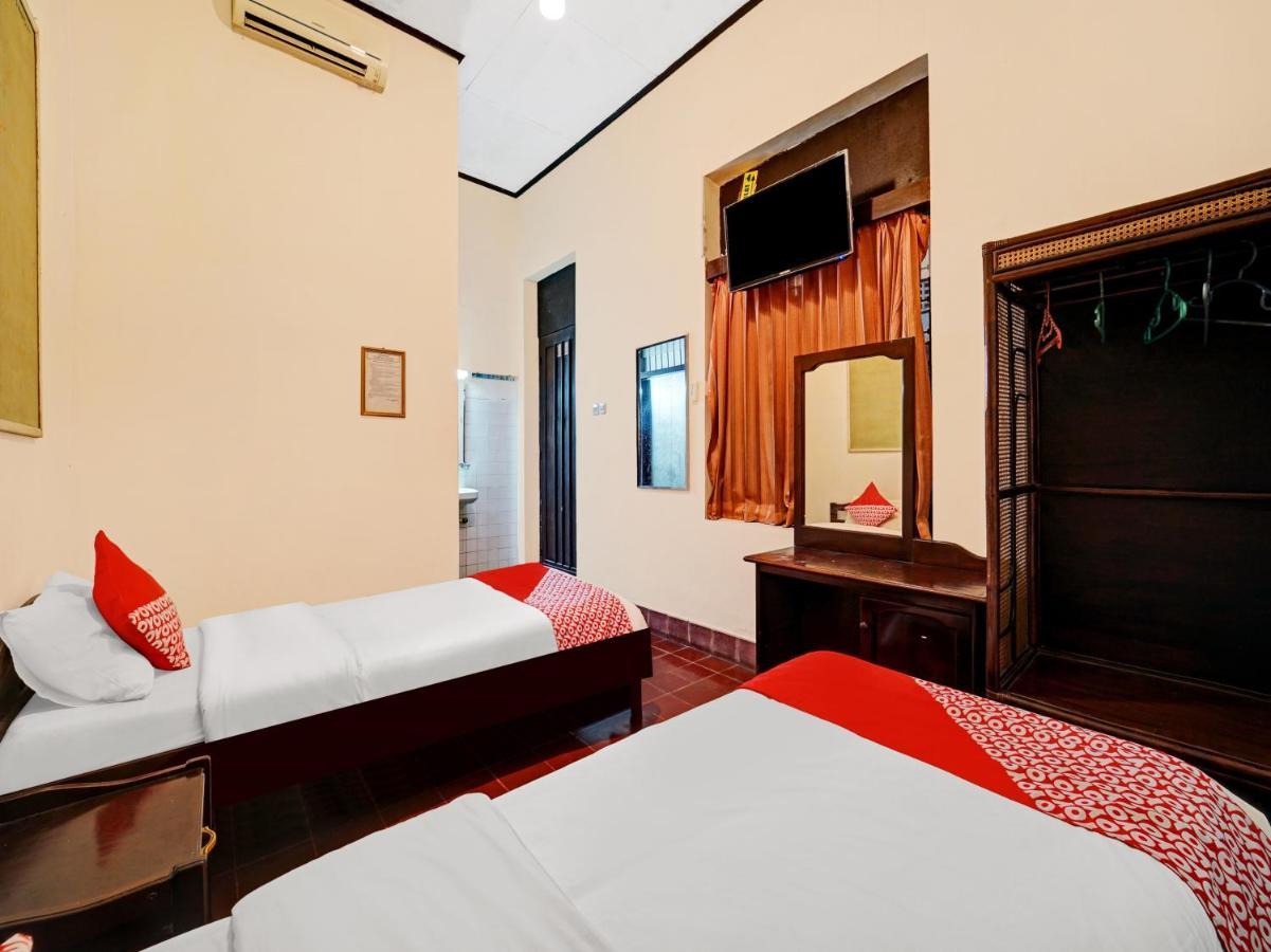 Oyo 90676 Oryza Hotel Джокьякарта Экстерьер фото